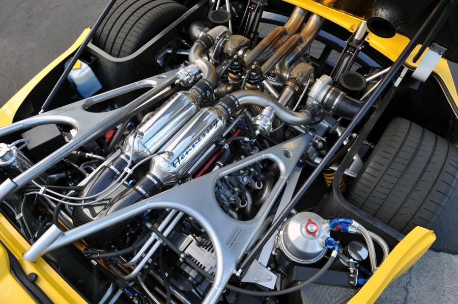 Моторный отсек Hennessey Venom GT Yellow 2011 года  (фото 44 из 90)